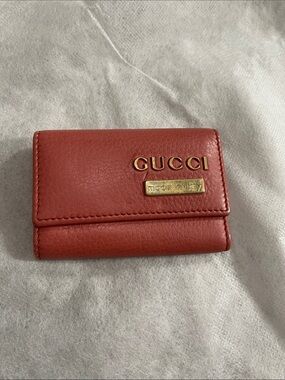 Gucci Coral Red Textured Leather Key Holder with Gold Hardware